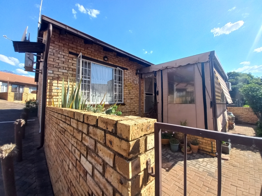 3 Bedroom Property for Sale in Safari Gardens North West